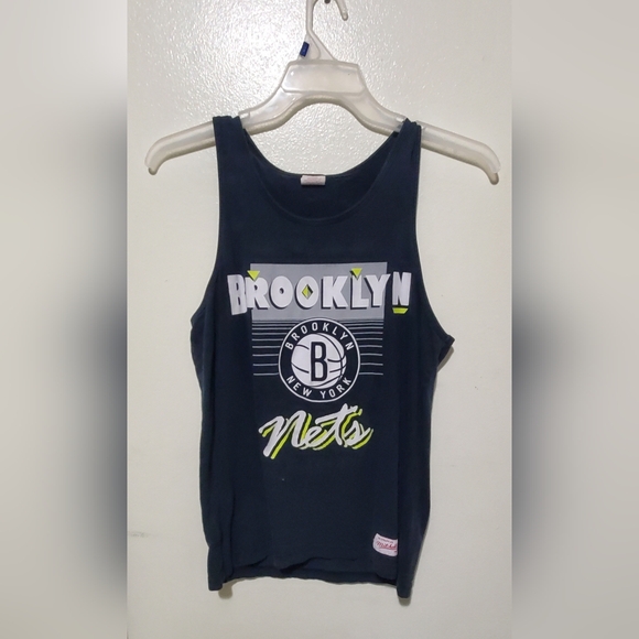 A Brooklyn Nets tank top - Picture 1 of 4